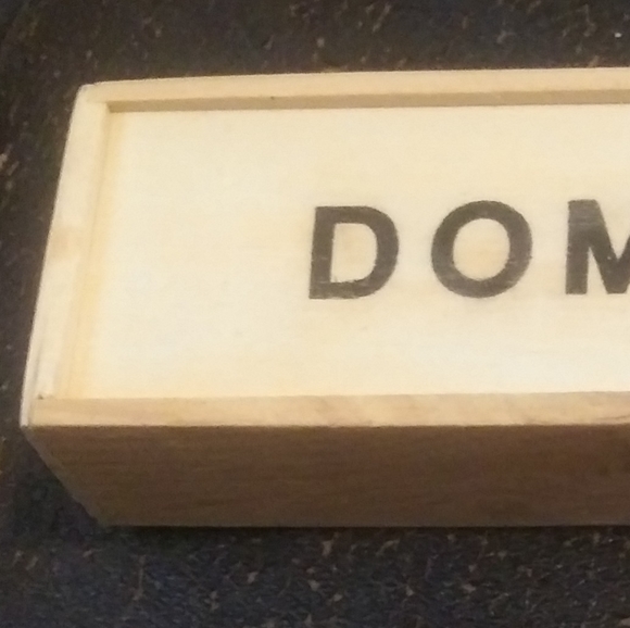 MINI TRAVEL DOMINO SET - Picture 7 of 12